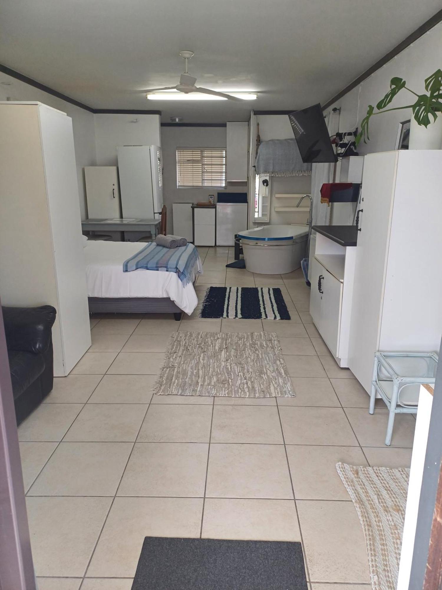 Santini Lace Self Catering Unit Plettenberg Bay Exteriör bild