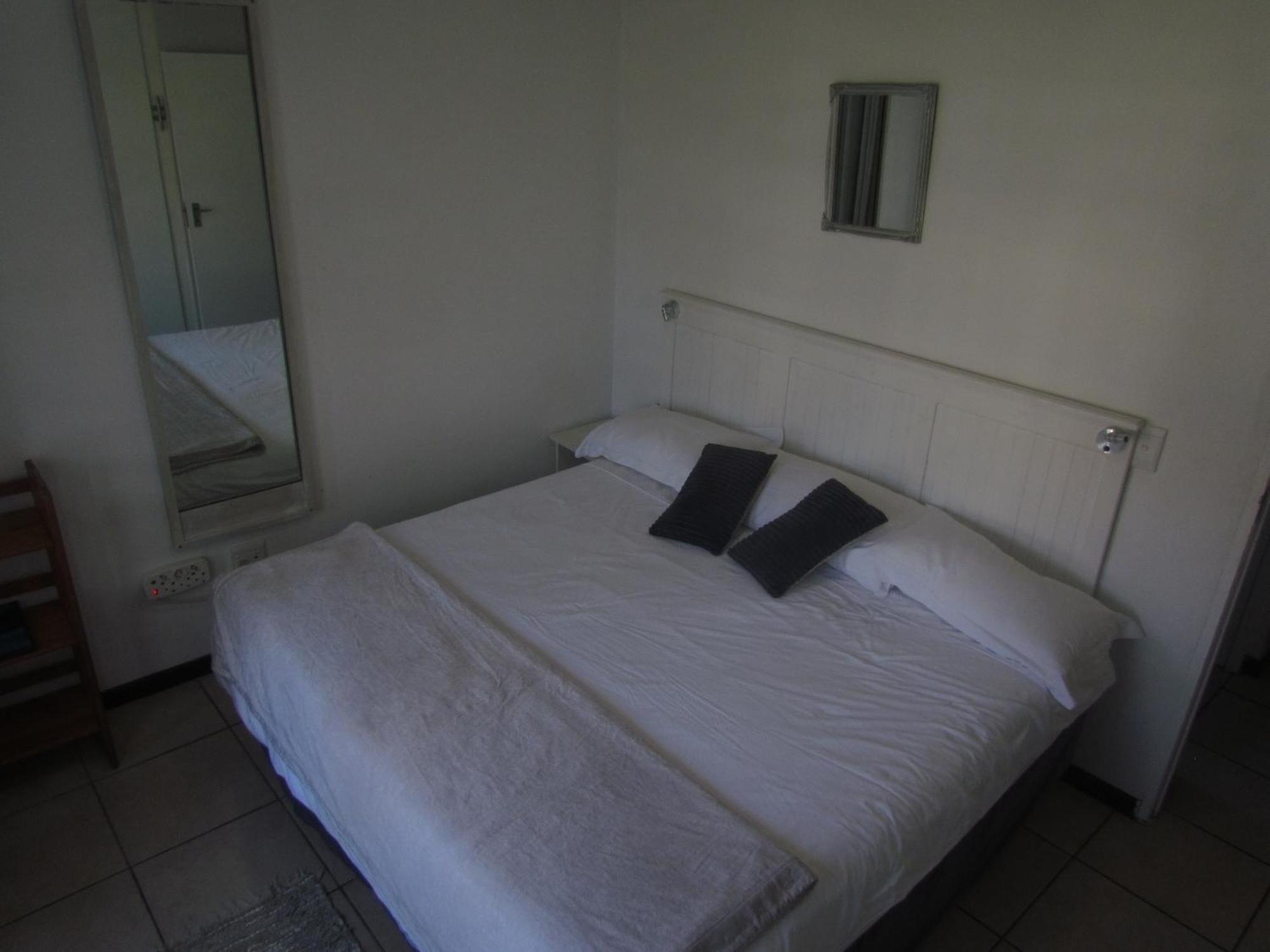 Santini Lace Self Catering Unit Plettenberg Bay Exteriör bild