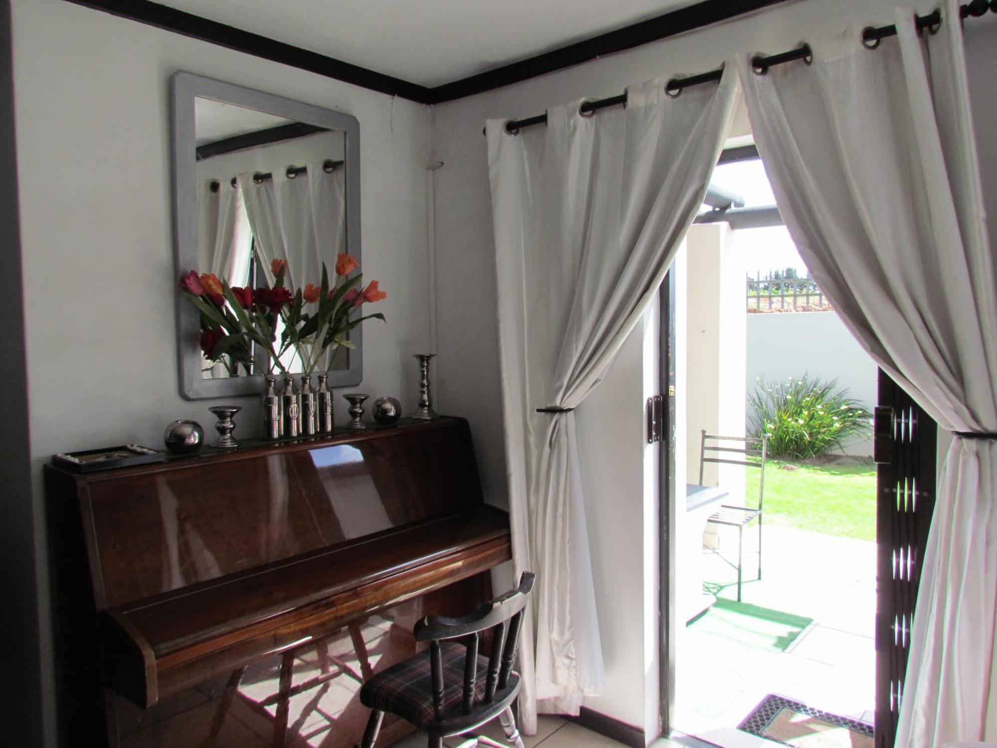 Santini Lace Self Catering Unit Plettenberg Bay Exteriör bild